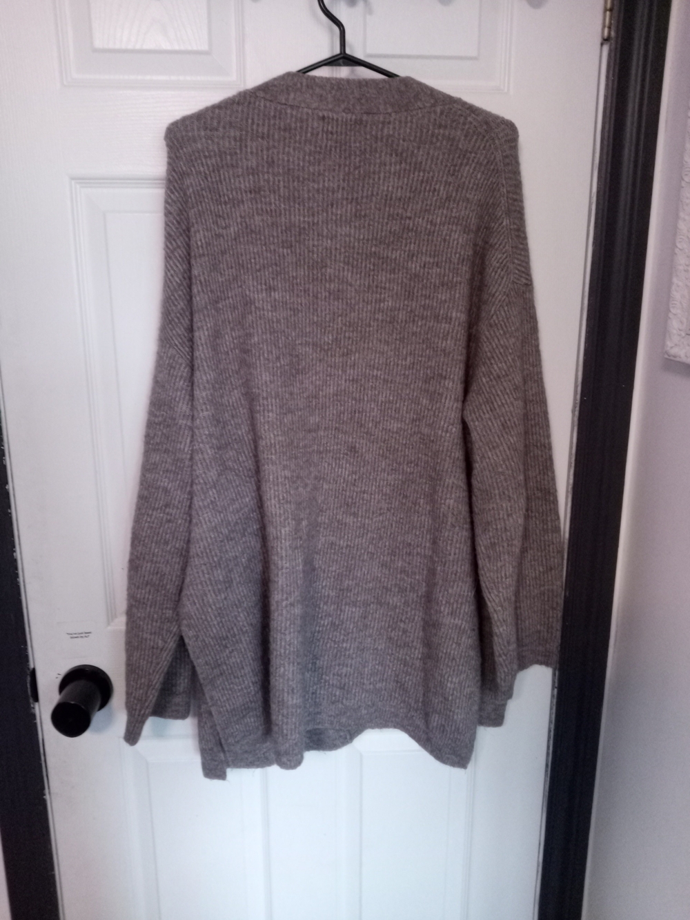 H&M Gray Ribbed Button Cardigan - Picture 2 of 3